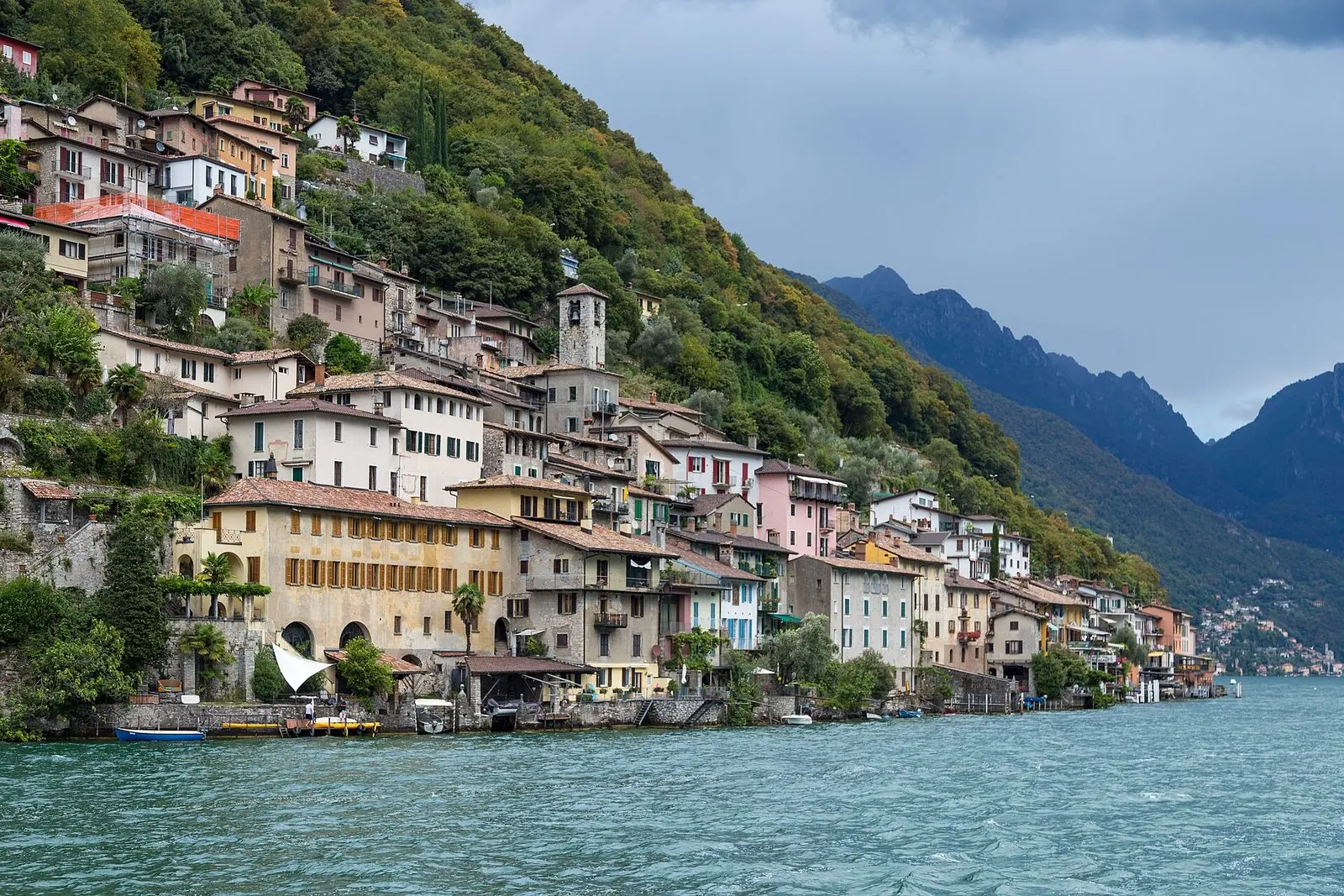 Das Dorf Gandria am Hang über dem Lago di Lugano